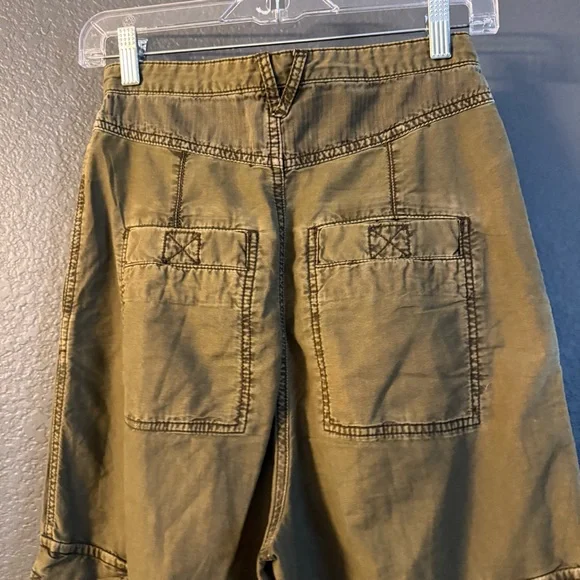 FREE PEOPLE • Fly away parachute pants - olive green - size 0 - Picture 8 of 10